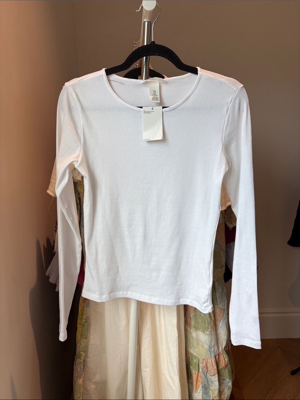 HM Women's White Long-Sleeve Crewneck Top - Classic Essential